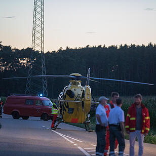 Motorrad übersehen: 57-jährige Bikerin bei Pleinfeld schwer verletzt