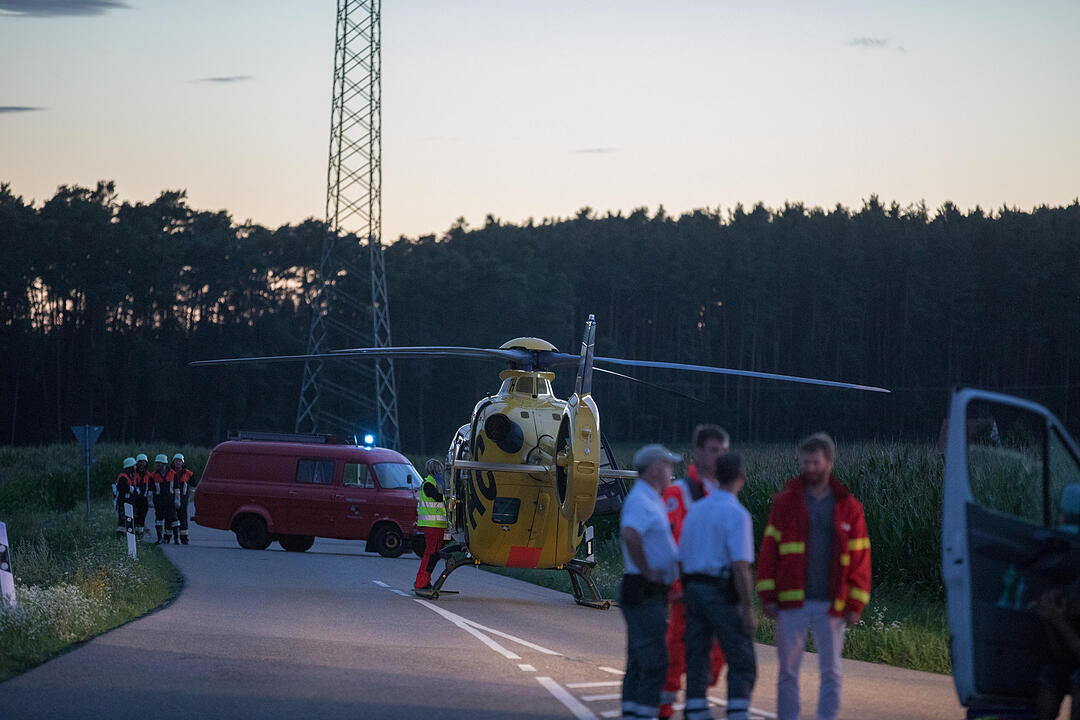 Motorrad übersehen: 57-jährige Bikerin bei Pleinfeld schwer verletzt