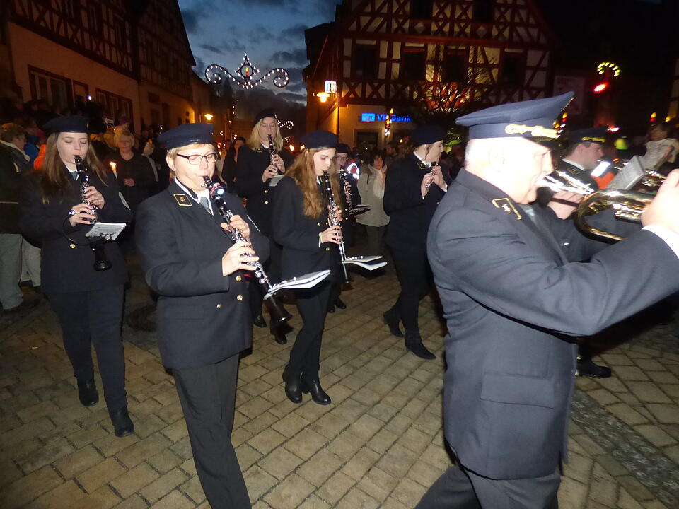 Besucherrekord bei Lichterprozession Pottenstein