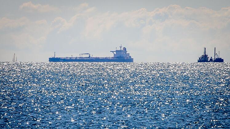 Tanker &laquo;Eventin&raquo; vor Insel R&uuml;gen