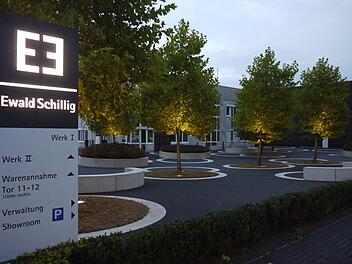Gehen die Lichter aus? Wenn sich eine interessierte Investorengesellschaft und Ex-Chef Carsten Henning nicht einigen, droht dem traditionsreichen Polstermöbelhersteller Ewald Schillig schon Ende September das Aus.