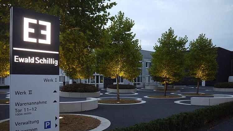 Gehen die Lichter aus? Wenn sich eine interessierte Investorengesellschaft und Ex-Chef Carsten Henning nicht einigen, droht dem traditionsreichen Polstermöbelhersteller Ewald Schillig schon Ende September das Aus.