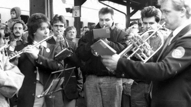 Das Kronacher Jugendorchester spielte zur Begrüßung der Besucher aus der DDR.