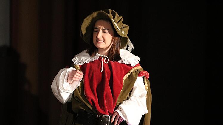 Die Theatergruppe des Franz Miltenberger Gymnasiums spielte "Was ihr wollt" von William Shakespeare. Fotos Sebastian Schmitt