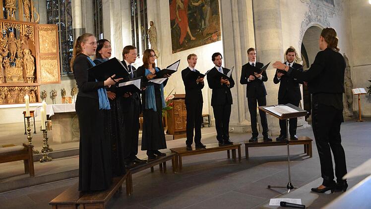 Starke Stimmen: "vocalis ensemble dresden" in der Stadtpfarrkirche Münnerstadt. Foto: Hartmut Hessel