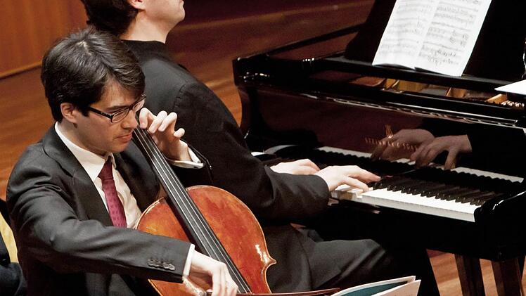 Danjulo Ishizaka (links) und Shai Wosner gastierten im Coburger Kongresshaus. Foto: Jochen Berger