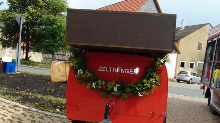 Zum Zeltanhänger umgebaut Foto: Petra Malbrich