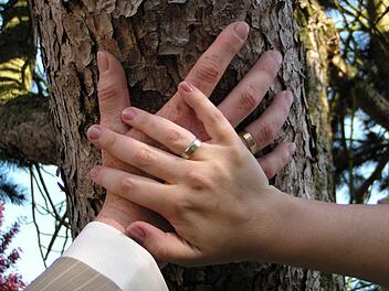 Bürgermeister Andreas Sandwall darf künftig auch trauen.  Foto: Björn Hein