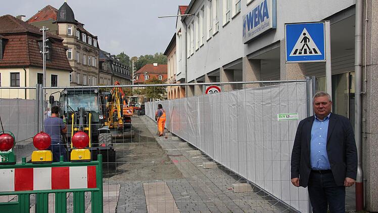 Paul Schnell weiß, dass die Arbeiten in der Schwedenstraße dringend nötig sind. Ihm ist aber auch klar, dass die kommenden Wochen für die Weka mit Einschnitten im Geschäftsalltag verbunden sind. Foto: Marco Meißner