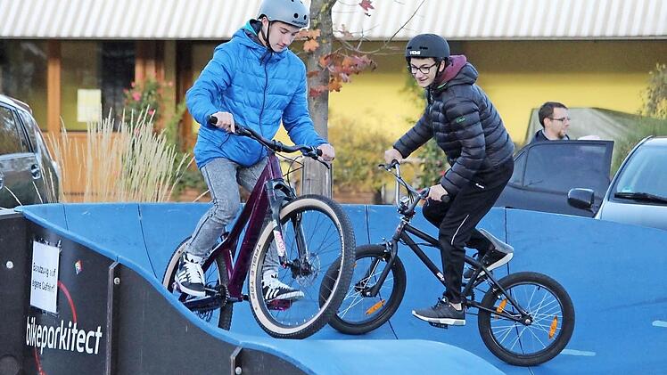 Am Freitag wird der mobile Pumptrack abgebaut.  Foto: Sebastian Schmitt-Mathea