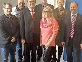 Neuwahlen gab es bei der Kreis-SPD (v. l.): Sven Schuster, Thilo Moosmann, Ralf Pohl, Timo Ehrhardt, Gaby Schülein, Heidi Hansen und Ralf Völkl. Foto: Veronika Schadeck