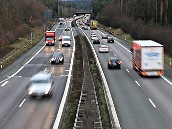 Auf der A9 ist immer viel los - wenn dann noch die Ferien beginnen, kommt es schnell zu Staus verbunden mit Unf&auml;llen. Foto: Ferdinand Merzbach