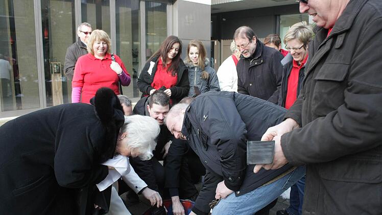 In einem Wännchen wurden die Geldbeutel gewaschen. Foto: Andreas Dorsch