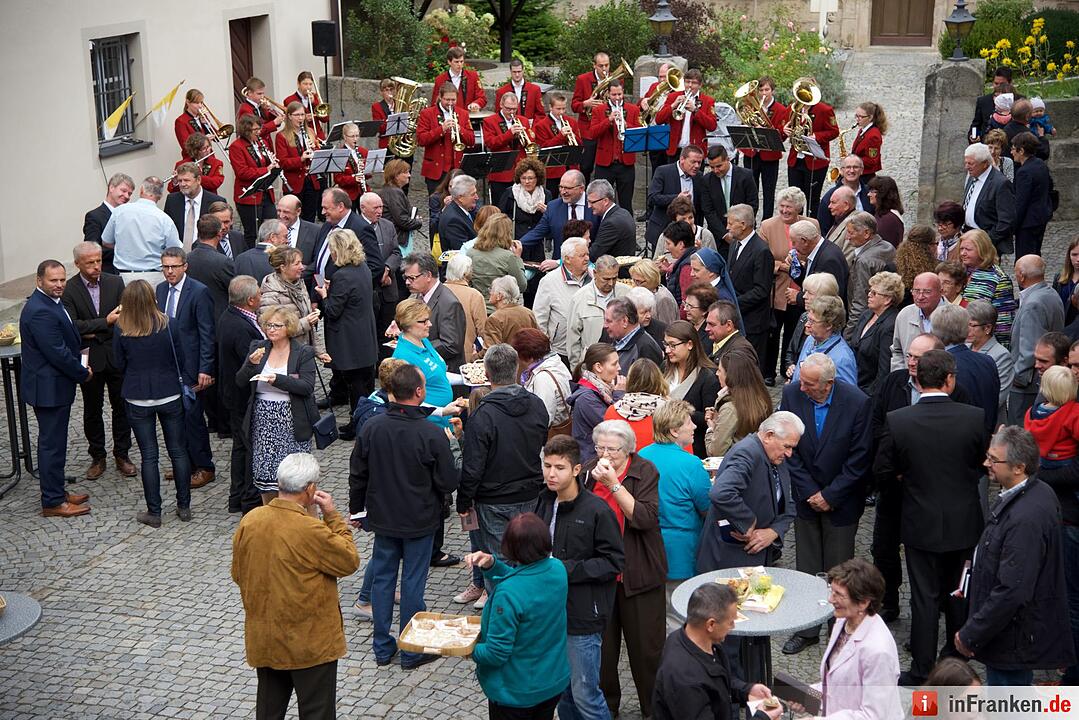 Nach einjähriger Kirchensanierung: Hannberg feiert die Wiedereröffnung der Wehrkirche der Pfarrei Geburt Mariens Hannberg