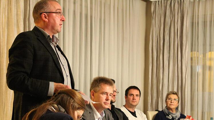 Versammlung beim Kurverein: (von links) Jasmin Limpert, Bürgermeister Andreas Sandwall, Kurdirektor Thomas Beck, Vorstandsmitglied Gregor Kunzmann, Vorsitzender Martin Eisenmann und Kassierin  Maria Heinze.Werner Vogel