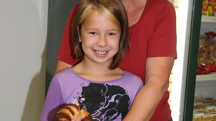 Milena Schott mit Oma Roswitha Geier