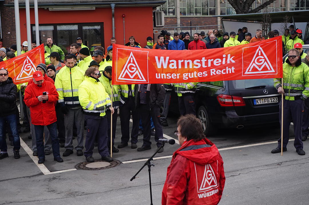 Warnstreik IG Metall in Kitzingen