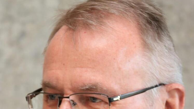 Referent 1: Manfred Wolfersdorf, Facharzt für Psychiatrie, Psychotherapie und Psychosomatik Jürgen Gärtner