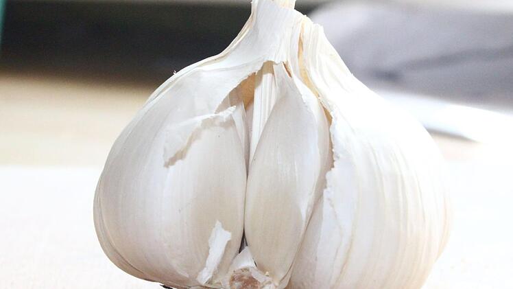 Knoblauch kann in der Coronakrise für Abstand sorgen. Foto: Jürgen Gärtner