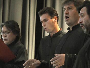 Mit ihrem stimmgewaltigen und dennoch feinfühligem Gesang beeindruckten (von links) Vladimir Albataev, Sergey Tkachenko, Vladislaw Belikov und Sergey Arkhanngelskiy bei ihrem Konzert im Bad Bockleter Kursaal. Foto: Peter Klopf