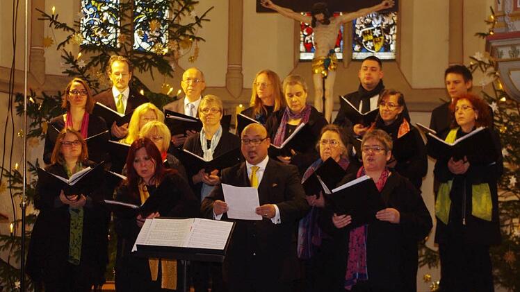 Der Kammerchor Coro Cantiamo und Magdalena Gosch an der Harfe präsentierten bei ihrem Konzert am Sonntag anspruchsvolle Literatur im Bereich Alte Musik.