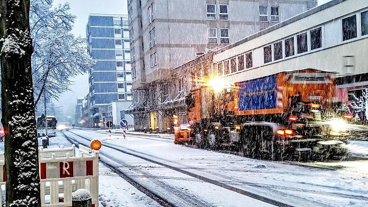 Winterdienst am Samstag in den Morgenstunden in Coburg