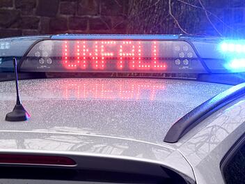 Lkw-Fahrer verliert Kontrolle