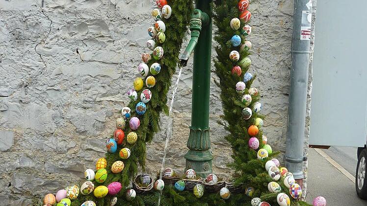 Osterbrunnen Veilbronn, Foto: Sabine Hemmer