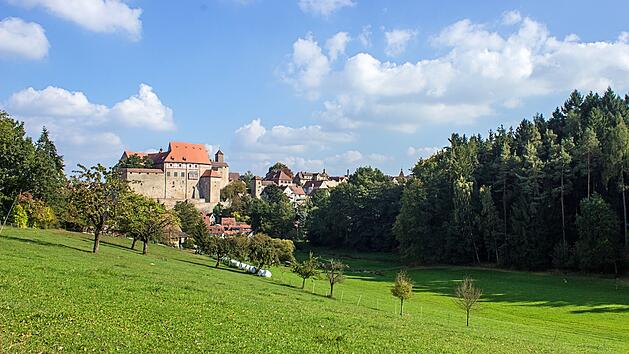 Cadolzburg: Mittelalterliches Burgleben live erleben - Cadolzburg lädt zu Burgbelebung und Familientag