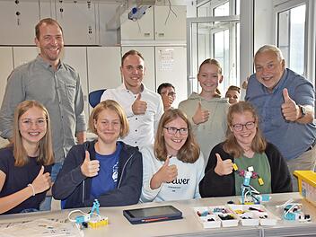 Einen großen Schritt in die Zukunft bedeuten die Robotics- und Programmiereinheiten an der Realschule Ebermannstadt, die in Zusammenarbeit mit Siemens Healthineers angeschafft wurden.