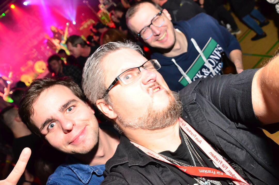 Mit ALLSTAR live auf der B&uuml;hne und Ph&auml;t J&auml;nnys H&ouml;use als Vorband!