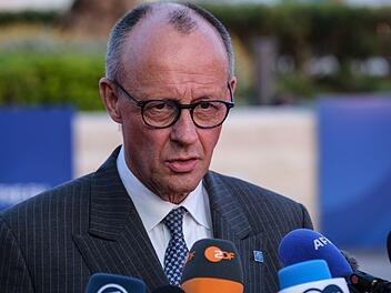 Im j&uuml;ngsten Politbarometer des ZDF erreichte Bundeskanzler Friedrich Merz einen neuen Tiefststand.