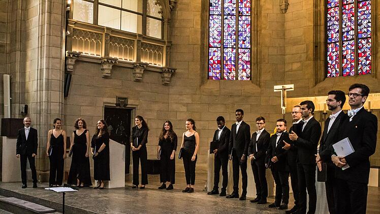 Impressionen: Der Kammerchor der Universität Straßburg gastierte in der Coburger Pfarrkirche St. Augustin.Foto: Jochen Berger