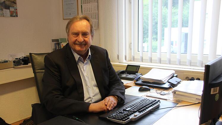 Mit viel Wehmut geht Bernd Hörauf in den Ruhestand. Der Geschäftsführer von Gerresheimer Tettau hat in den vergangenen 37 Jahren viel Herzblut in die heimische Glasindustrie gesteckt.  Foto: Veronika Schadeck