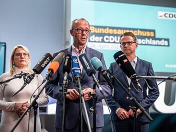Friedrich Merz stellt designierte CDU-Minister vor