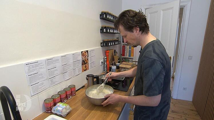 Der Ravioliteig bleibt einfarbig: Beim Pasta-Design muss Mato Kompromisse machen.