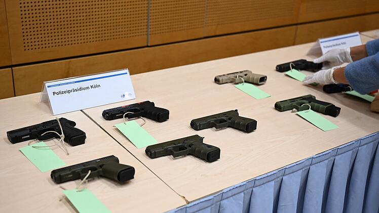 Pressekonferenz zu Waffen- und Rauschgifthandel