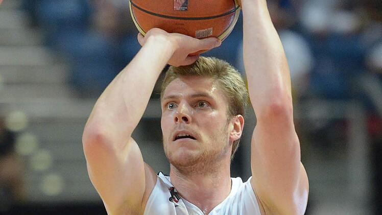 Lucca Staiger spielt nächste Saison für die Brose Baskets. Foto: David Ebener, dpa