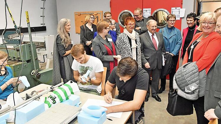 Das Landtagspr&auml;sidium besucht die Design-Fakult&auml;t in Coburg.  Foto: Bayerischer Landtag