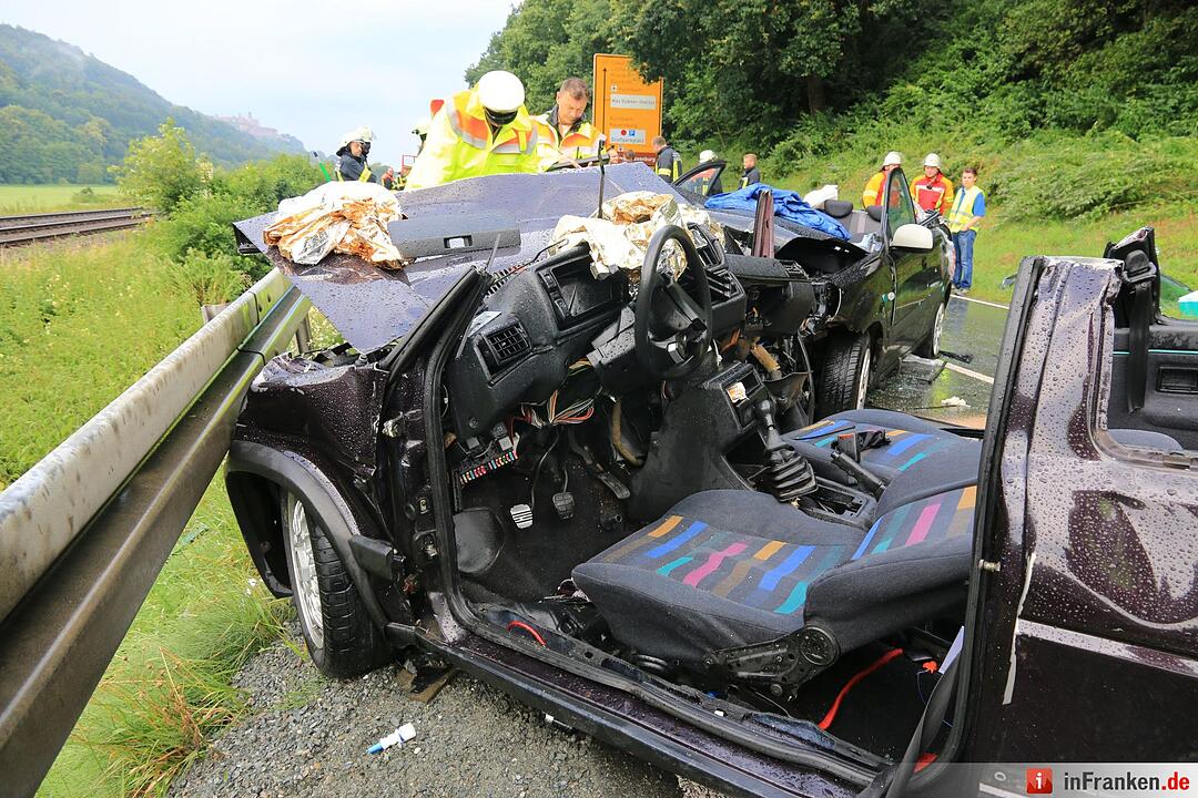 Fünf Verletzte bei Unfall auf B289 bei Kauerndorf