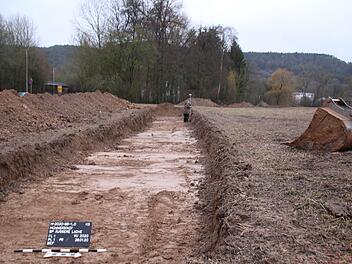 An der Äußeren Lache hat Julia Groll mit den archäologischen Untersuchungen begonnen. Damit ist der Auftakt der Erschließung des   Entwicklungsgebietes gemacht.  Thomas Malz