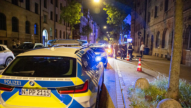 F&uuml;rth: Streit vor Tankstelle eskaliert - Sonderkommando muss anr&uuml;cken
