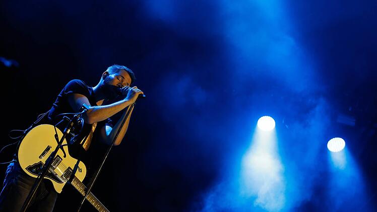 Johannes Strate beim Revolverheld-Konzert im August 2015 in CoburgMathias Hoch