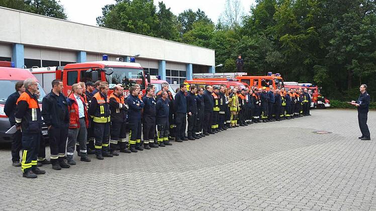 Großübung der Feuerwehr Notfallkontingente Foto: Peter Rauch