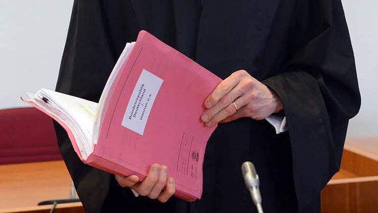 Der "Schloofbaa"-Streit ist beendet. Ein Rechtsanwalt war vor dem Landgericht Bayreuth mit seiner Forderung nach Schmerzensgeld abgeblitzt. Der Jurist hatte die dialektale Äußerung eines früheren Jobcenter-Mitarbeiters über sich als ehrverletzende Äußerung empfunden. Foto: dpa
