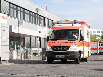 Am Freitagnachmittag waren Rettungssanitäter im Werk 3 von Bosch im Einsatz. Foto: NEWS5/Herse