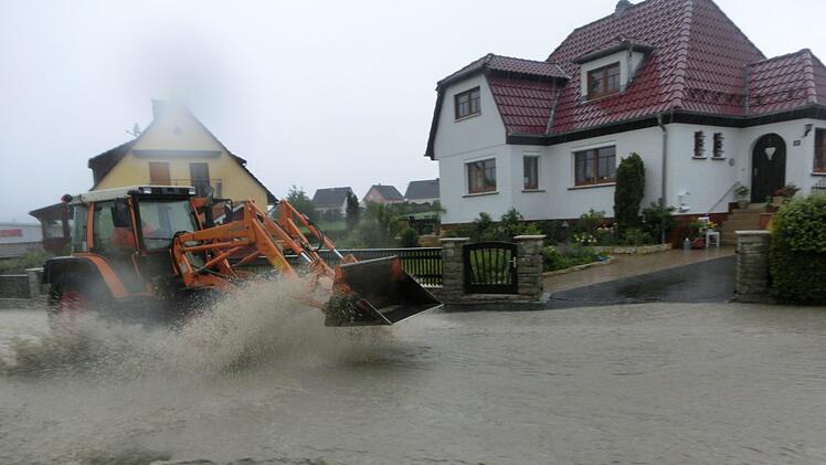 Die Arnitz in Ludwigschorgast führte so viel Wasser wie noch nie. Foto: Tobias Braunersreuther