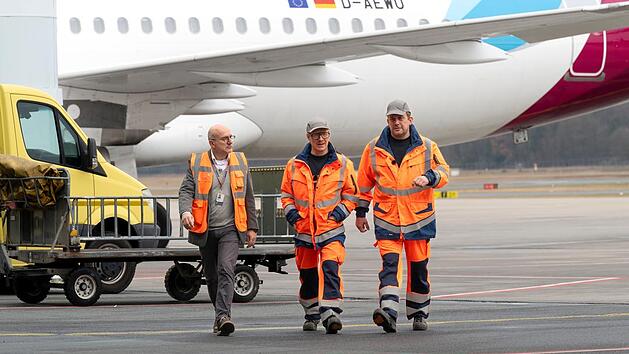 Dreharbeiten am Flughafen N&uuml;rnberg: Schauspieler sorgen f&uuml;r Aufsehen
