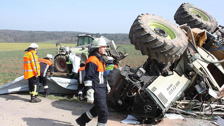 Traktorunfall bei Hausen.  Foto: Robert Huger