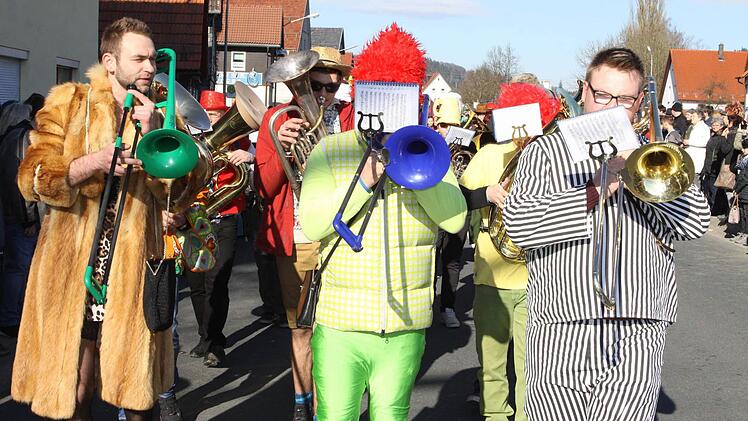 Impressionen vom Faschingsumzug in Neukenroth. Foto: Michael Wunder